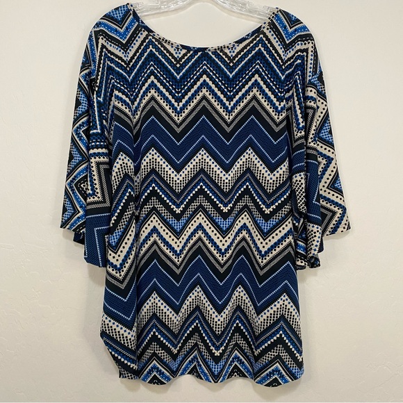 LAVISH Blouse Geometric Pattern Embroidered Neckline Blue Black Plus Size 2X - Picture 8 of 9